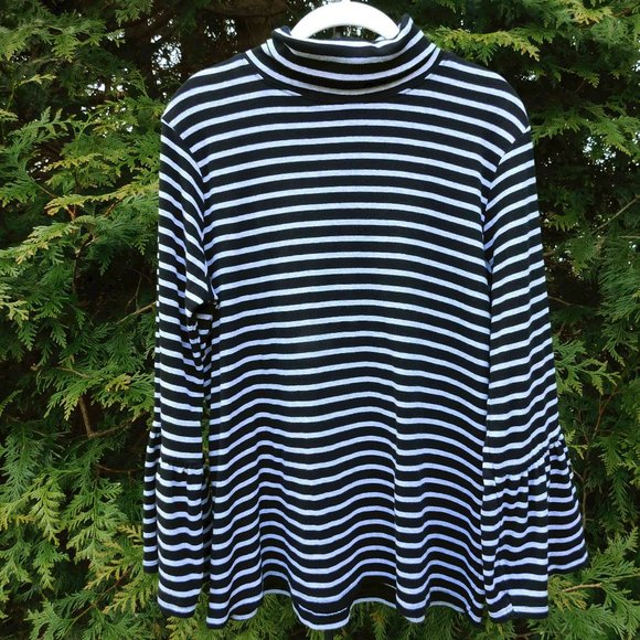 Anthony Richards Stretchy Black & Gray Stripe Bell-Sleeve Turtleneck - Picture 1 of 2